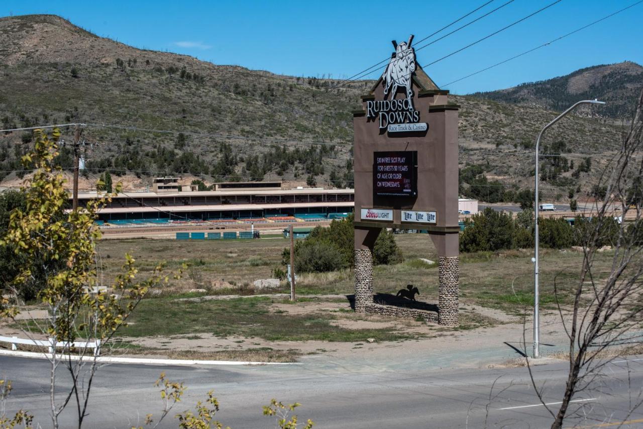 Tiny Two, 2 Bedrooms, Midtown, Sleeps 4 Ruidoso Exterior foto